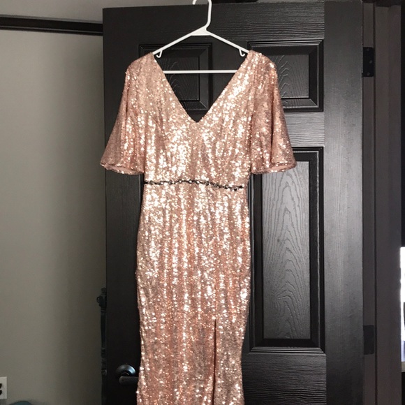 Formal dress - Picture 1 of 2